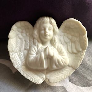 Vintage Porcelain Praying Angel Trinket Jewelry Box with lid